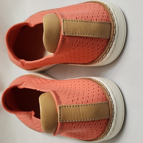 UGG Sammy Slip-on Coral Knit sneakers (w size 9) - Picture 8 of 10